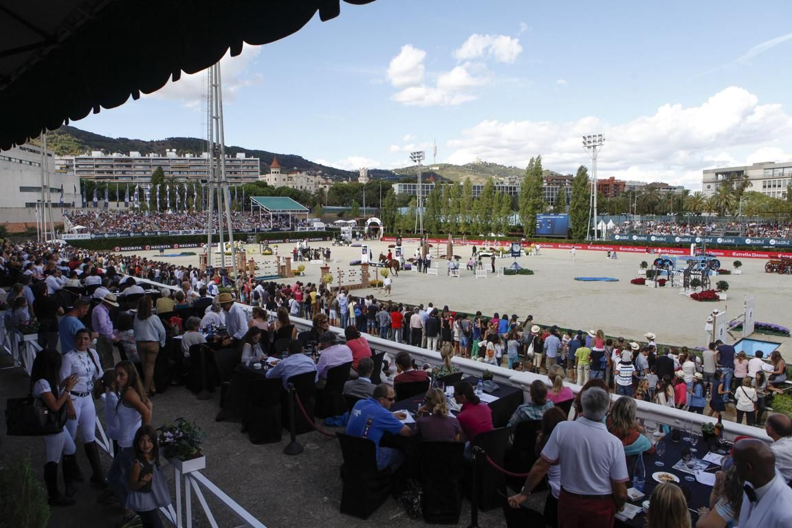 FEI Nations Cup Barcelona 2013 Turnier auf Risohorse Reitboden Real Club Polo volles Stadion-02