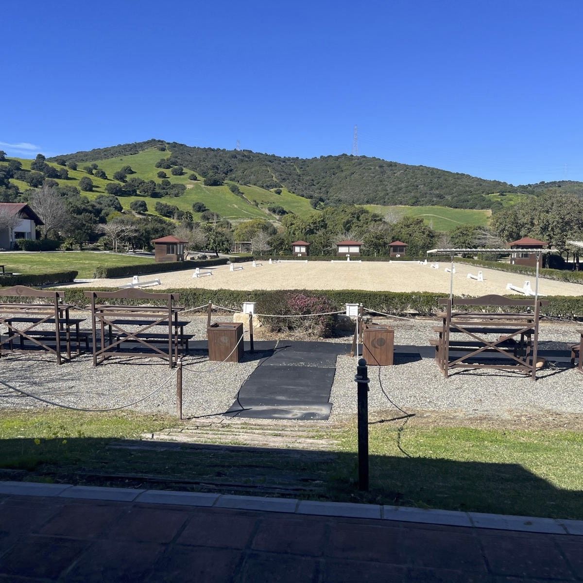 Polo-Trainingsbahnen mit Risohorse Ebbe-Flut-System in Spanien