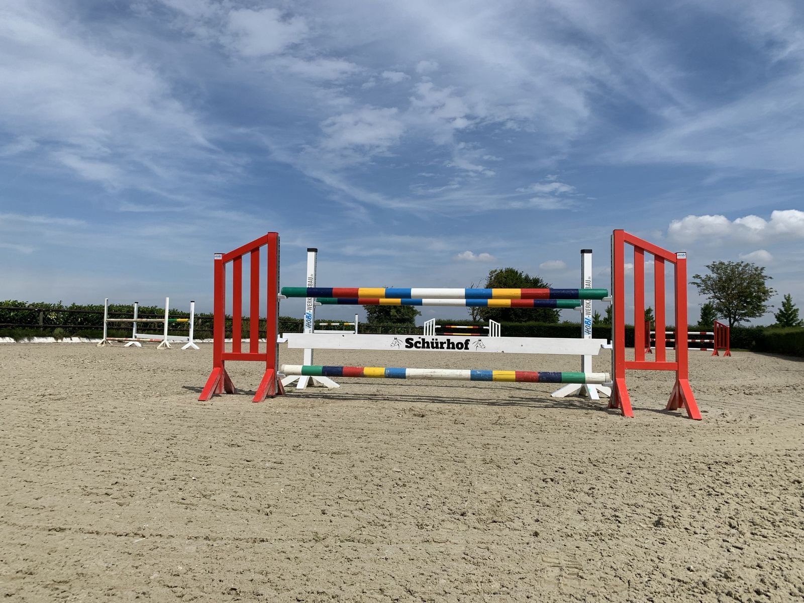 Instalación ecuestre con pista Risohorse® de flujo y reflujo en entorno natural