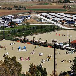 Ippos Club Thessaloniki Griechenland mit zwei internationalen Risohorse Reitböden