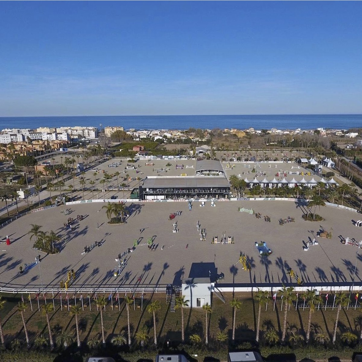 Nueva pista ecuestre Risohorse® 140x80m para MET Oliva Mediterranean Equestrian Tour